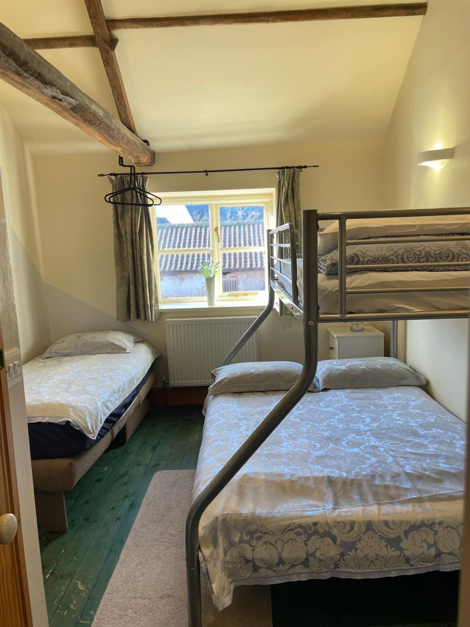 Alne C Farmhouse Accommodation מראה חיצוני תמונה